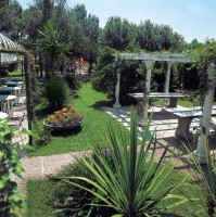 Сад отеля - фотогалерея на RCC-TRAVEL.RU Сад отеля - фотогалерея на RCC-TRAVEL.RU